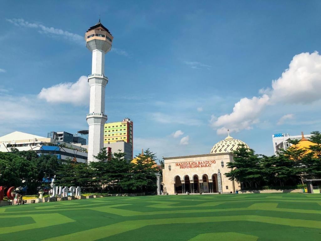 Hotel Cemerlang Bandung Ngoại thất bức ảnh